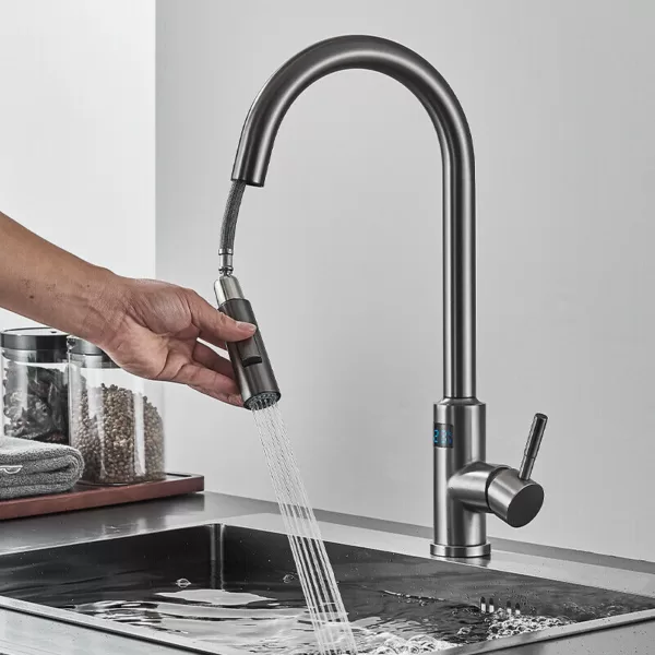 Synlyn Küchenarmatur (Touch Sensor, Ausziehbar Wasserhahn Küche mit Brause  360° Drehbar Mischbatterie) mit 2 Strahlarten Hochdruck Spültischarmatur  aus Edelstahl, Gebürstet
